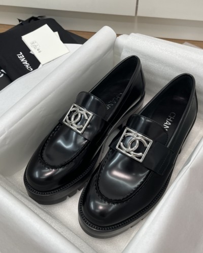 CHANEL 로퍼