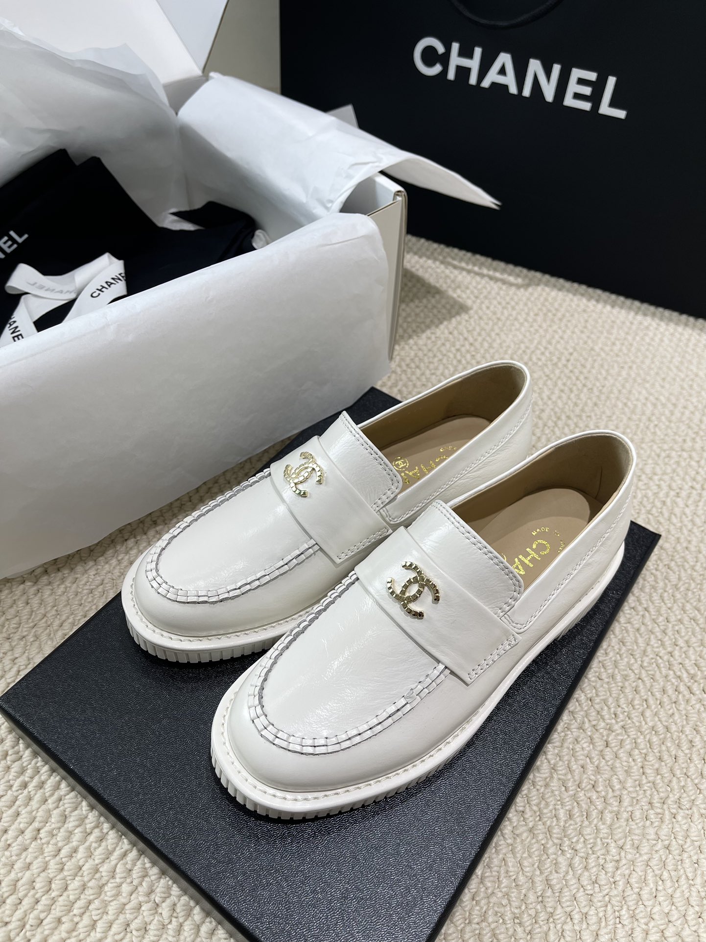 CHANEL 로퍼