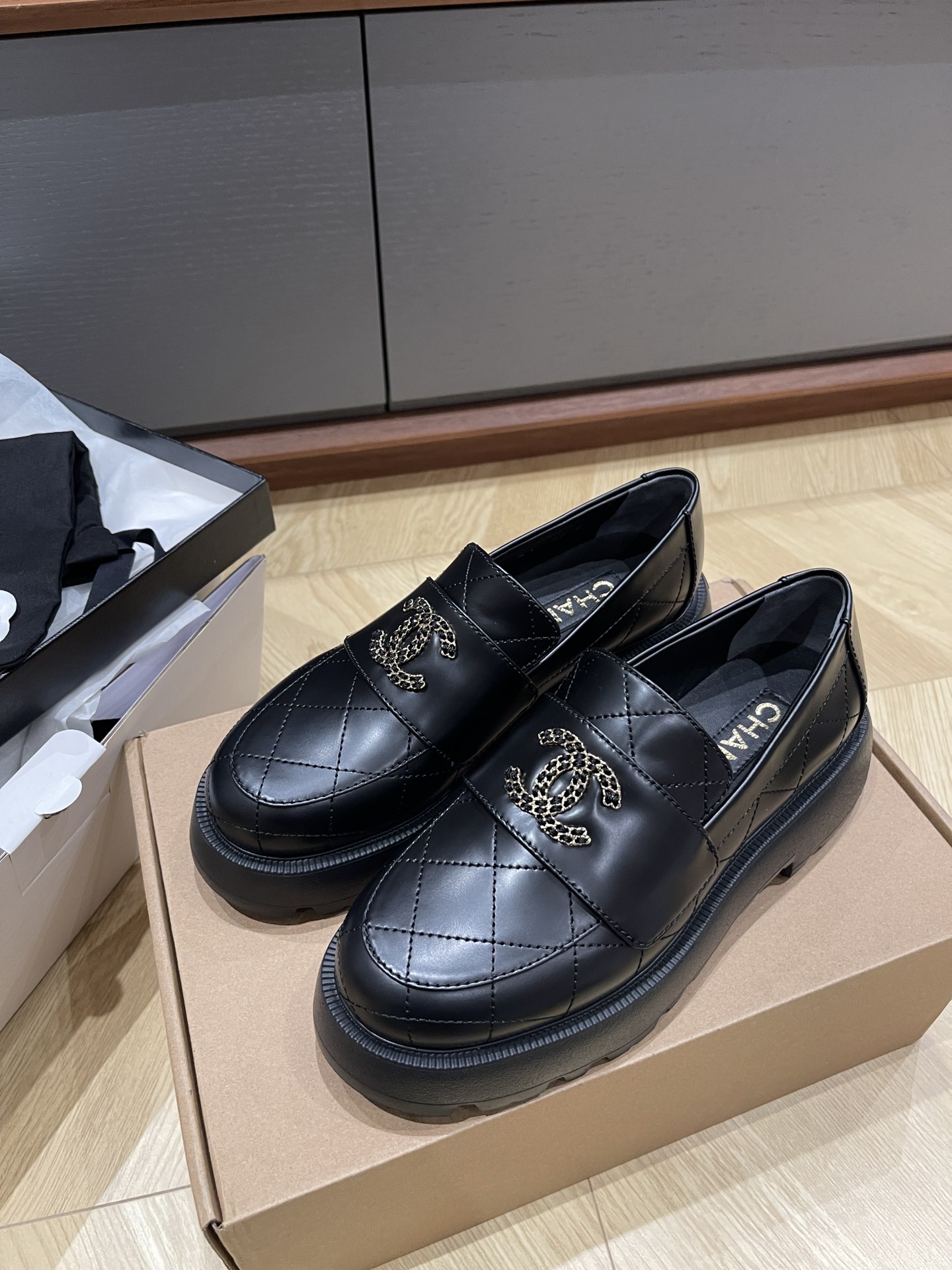 CHANEL 로퍼