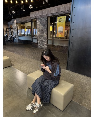 MIU X NB 스웨이드 앤 메쉬 스니커즈