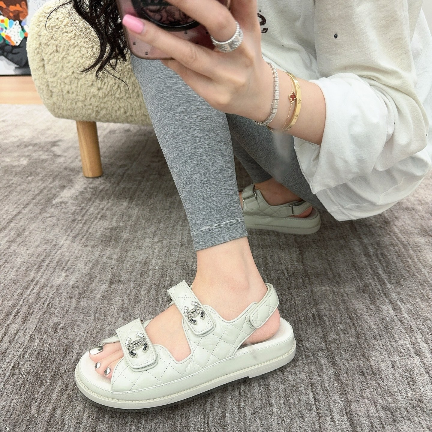 CHANEL CC로고 퀼팅 샌들
