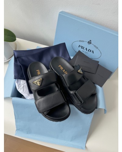 PRADA 삼각로고 슬리퍼
