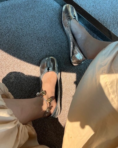 Masion Margiela Tabi Flat Silver