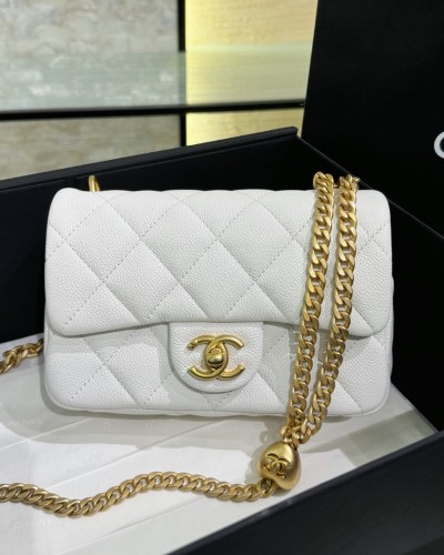 Ch 23p 하트볼 플랩백 화이트 2size