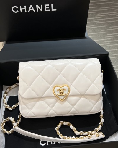 Ch 하트버클 에나멜 21cm 화이트