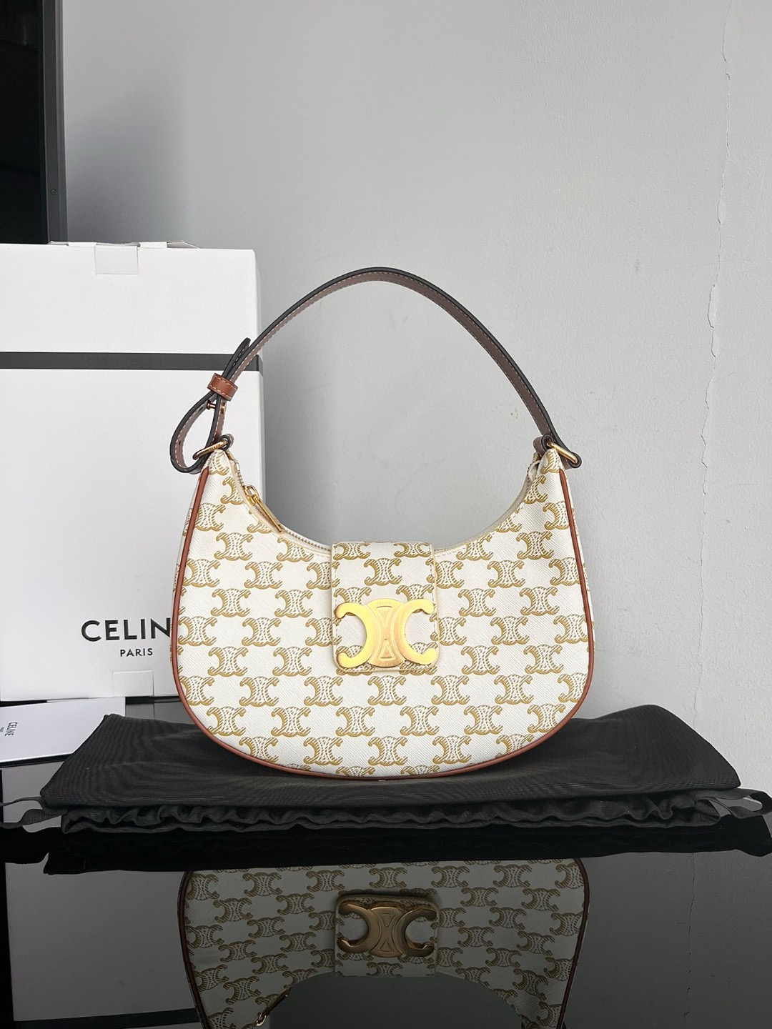 AVA TRIOMPHE 23cm