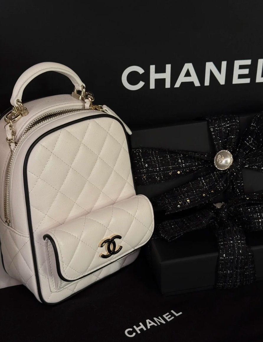 CHANEL 25P 화이트에지 스쿨백 블랙(+Premium)