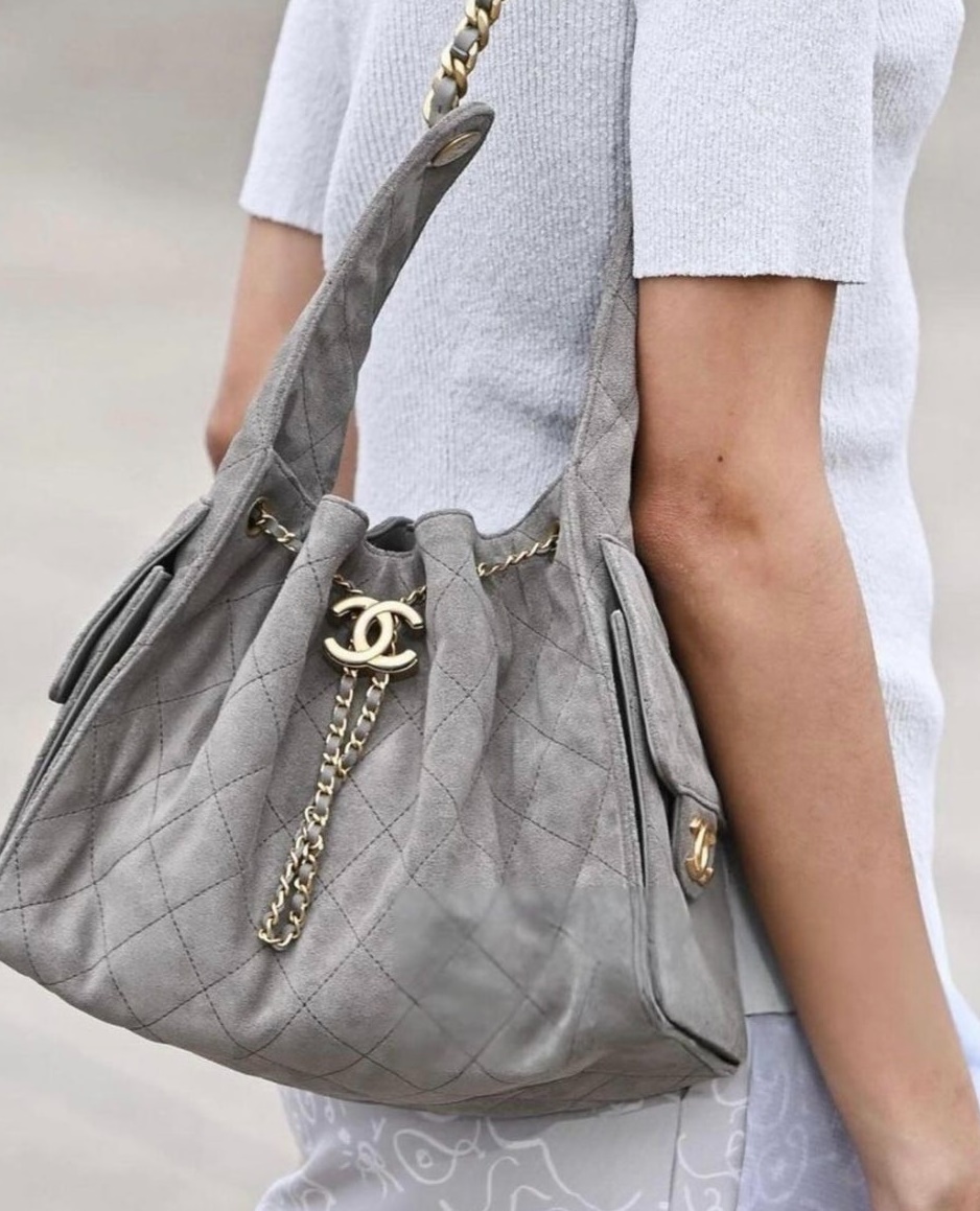 CHANEL 25 bag 스웨이드 호보백 (+Premium)