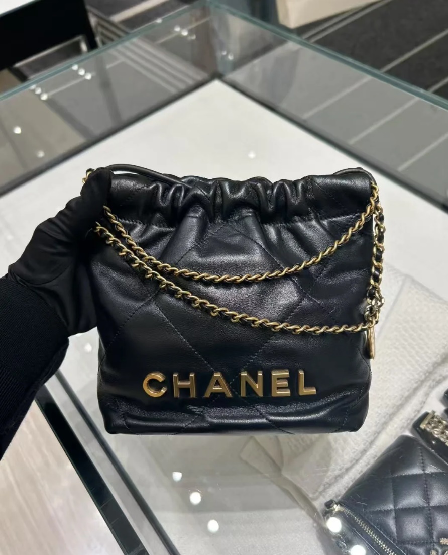 CHANEL 22Bag mini