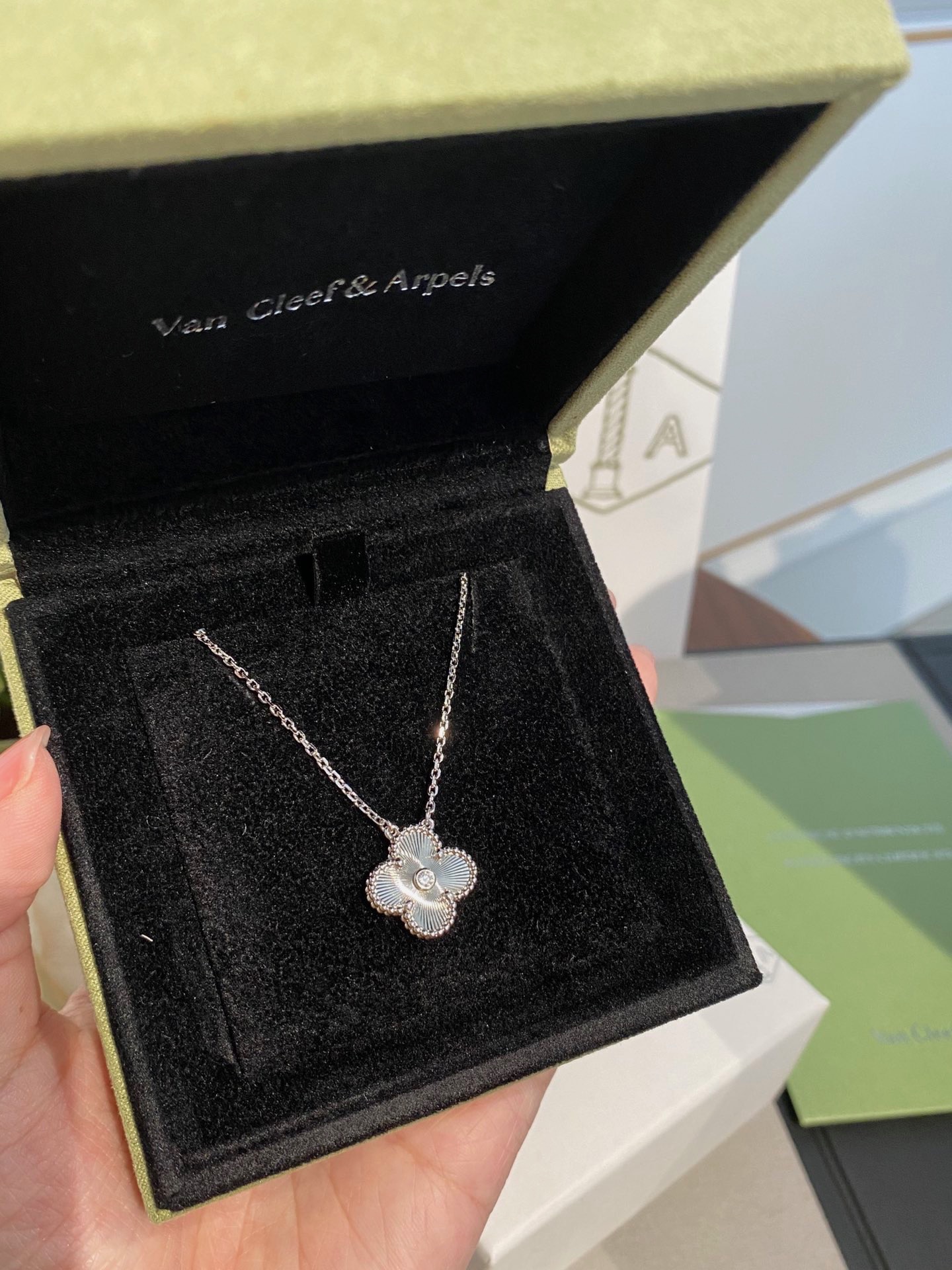 VC 반클리프 알함브라 목걸이 실버