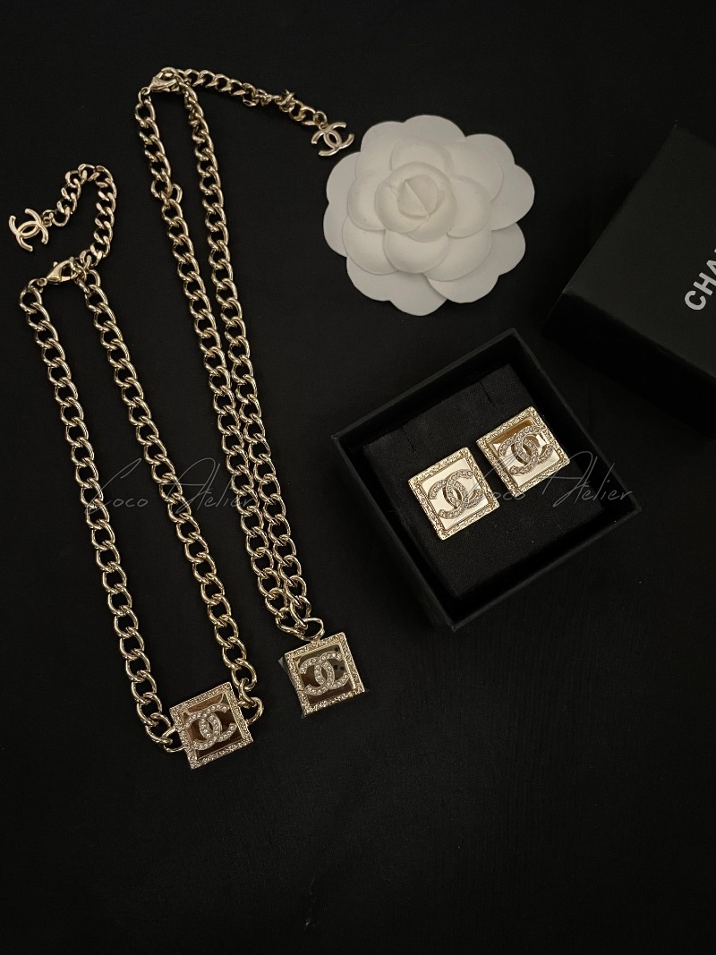 CHANEL 샤넬 사각스퀘어 귀걸이 & 목걸이