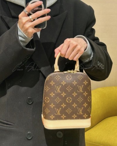 Louis Vuitton 알마 백팩
