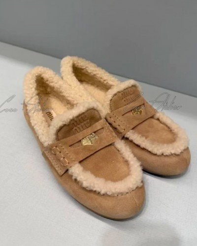 Miumiu 미우미우 시어링 모카신 로퍼
