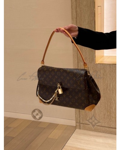 Louis Vuitton 루이비통 Hide Away