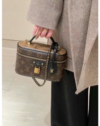 Louis Vuitton 루이비통 Vanity Chain Pouch