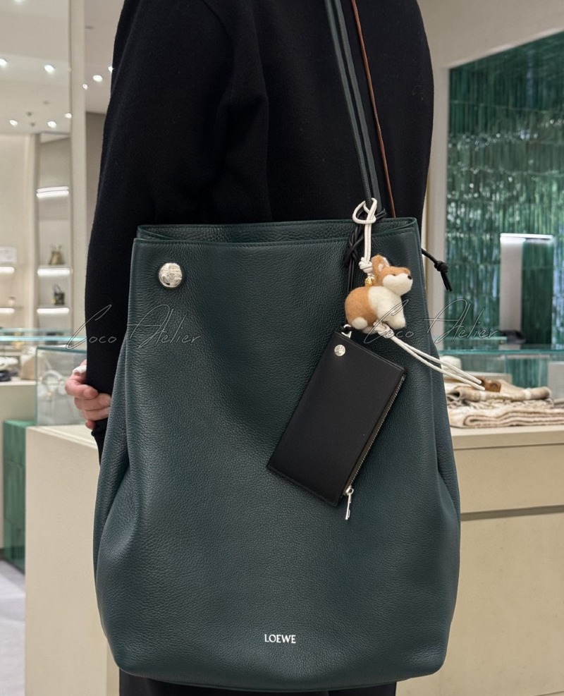 LOEWE 로에베 페블 파우치 숄더백