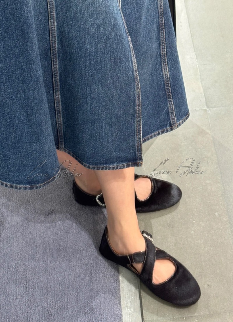 Alaia 알라이아 발레리나 샌들