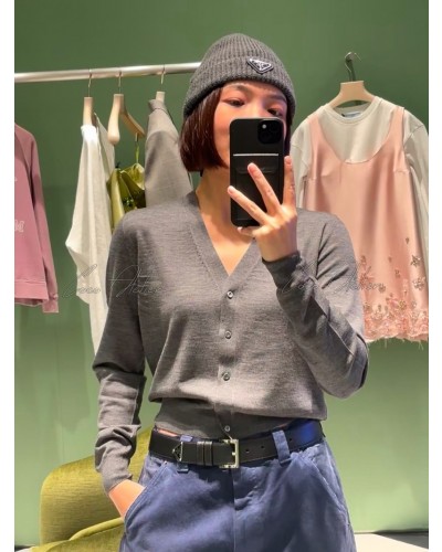 PRADA 프라다 삼각로고 가디건