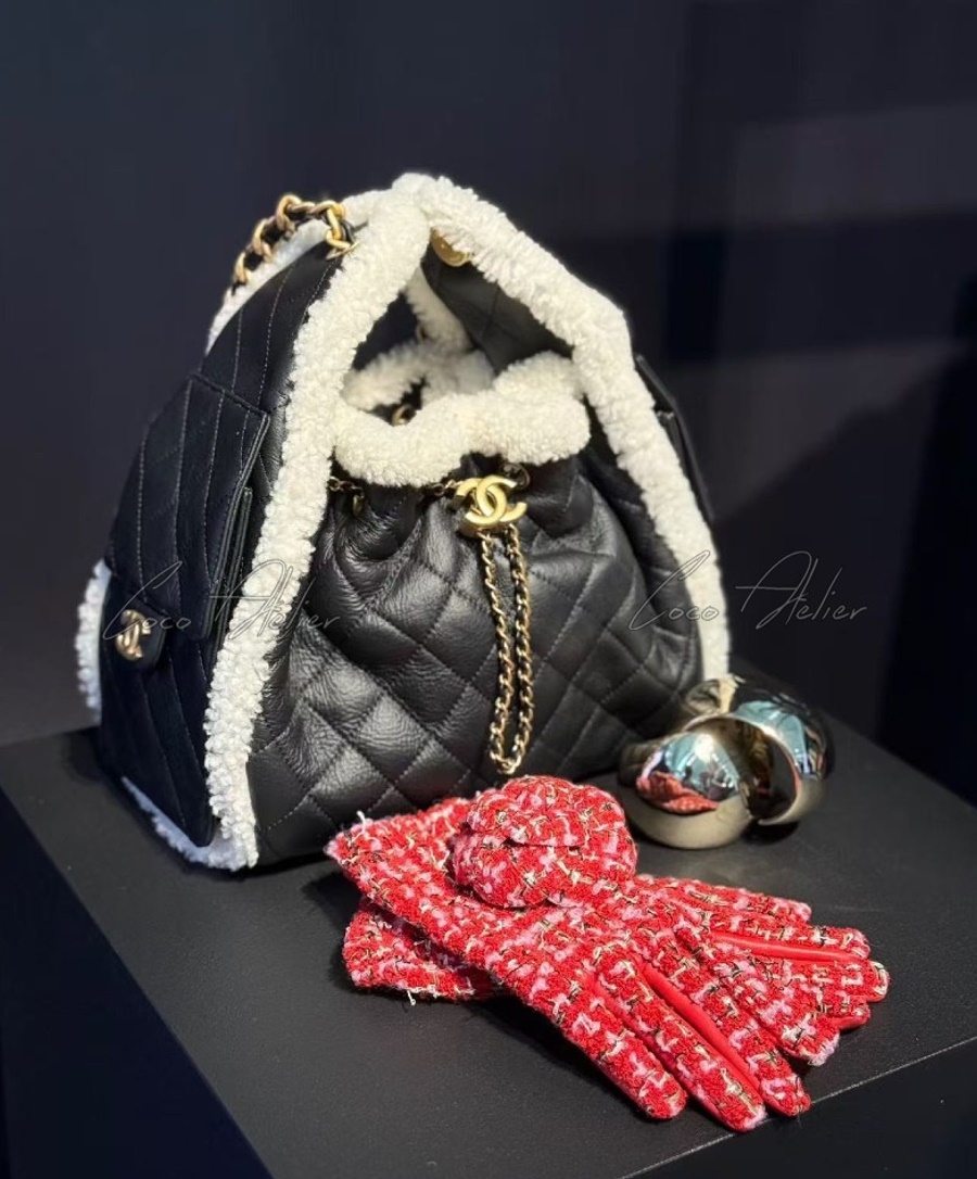 CHANEL 샤넬 시어링 25백