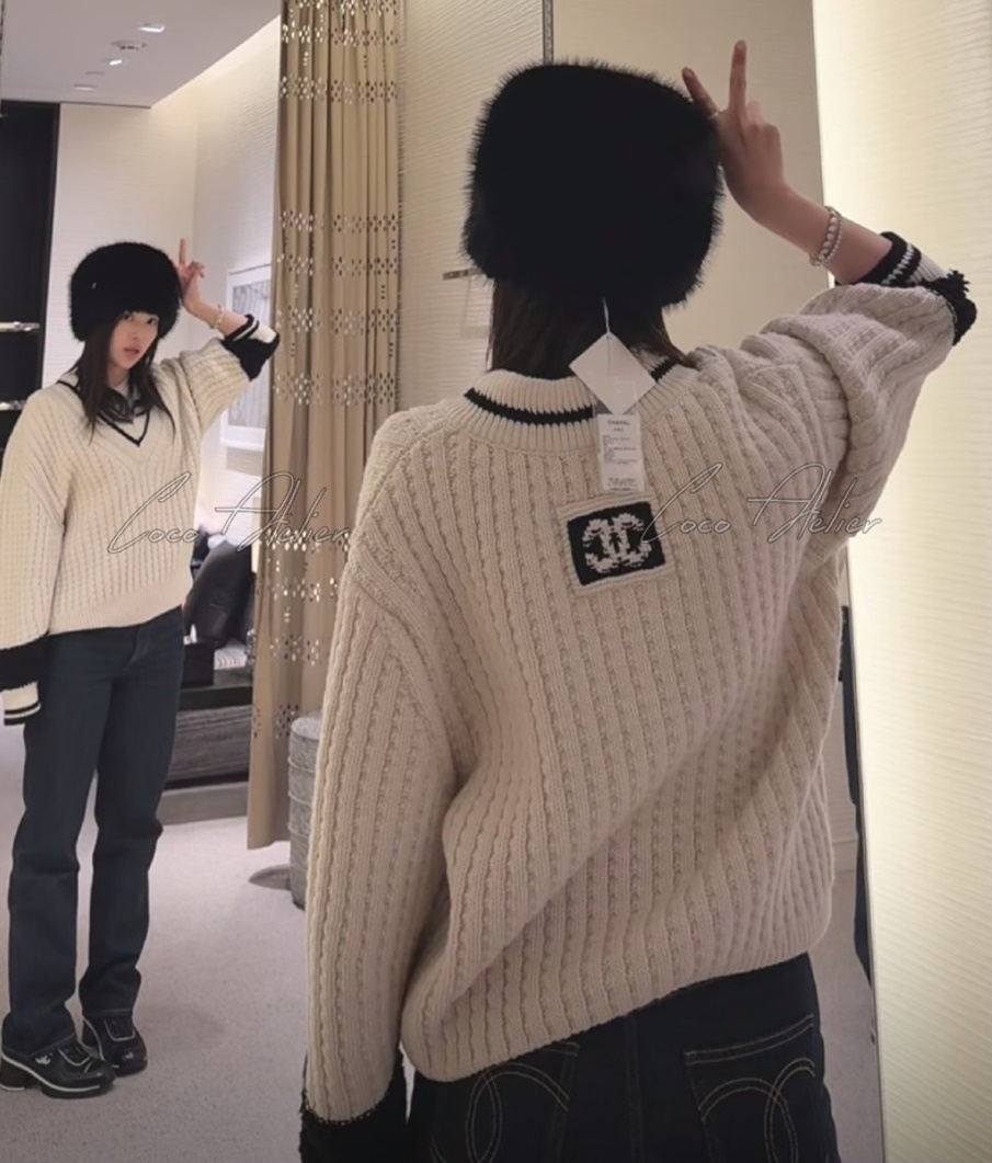 CHANEL 샤넬 브이넥  니트(+2color)