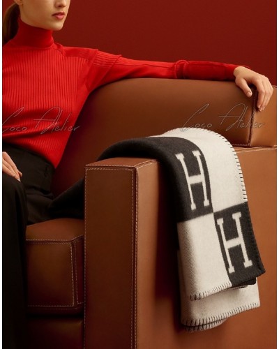 Premium cashmere blanket