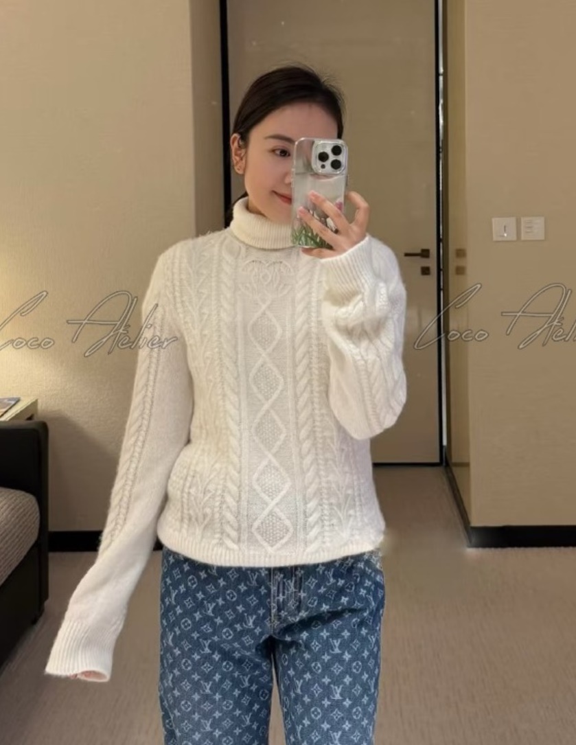 cashmere turtleneck knit