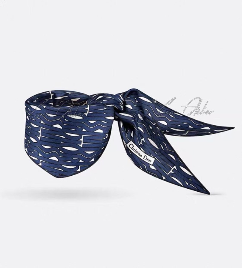 oblique scarf