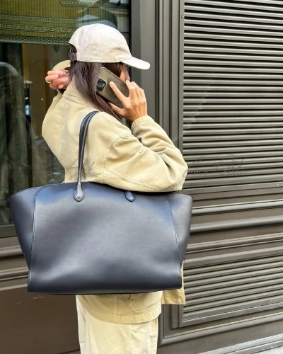  Marlo17 Tote Bag