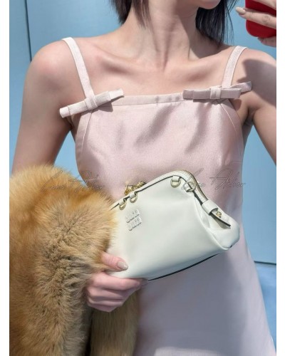 sleeveless dress