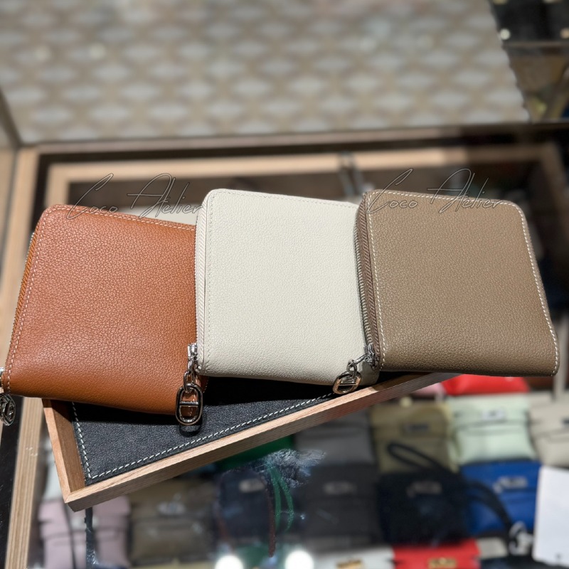 leather zipper wallet