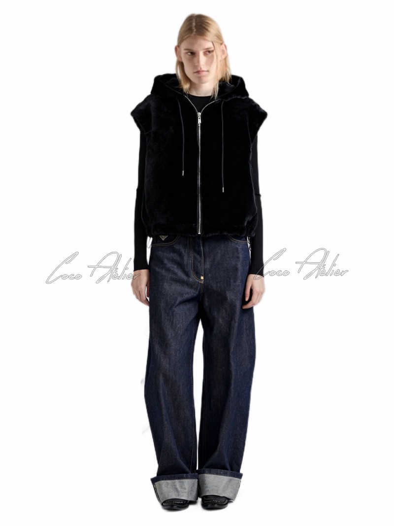 searing hooded vest
