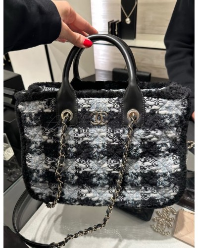 Tweed shopper