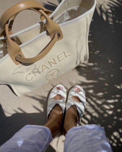 Dovil tote bag