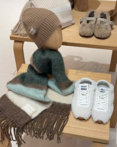 Cashmere muffler