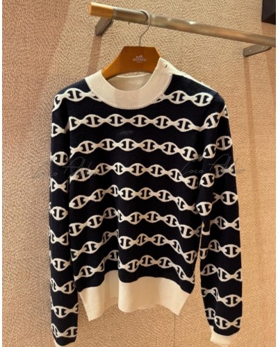 Horn knitwear