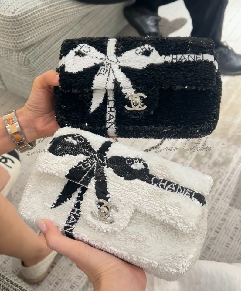 Spangle flap bag