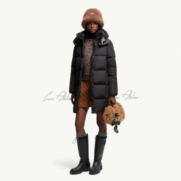 Litte hooded down long padding
