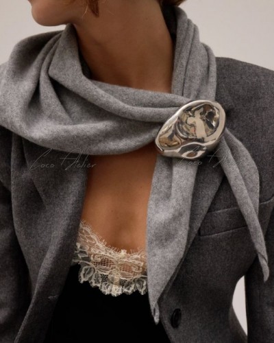TR cashmere scarf