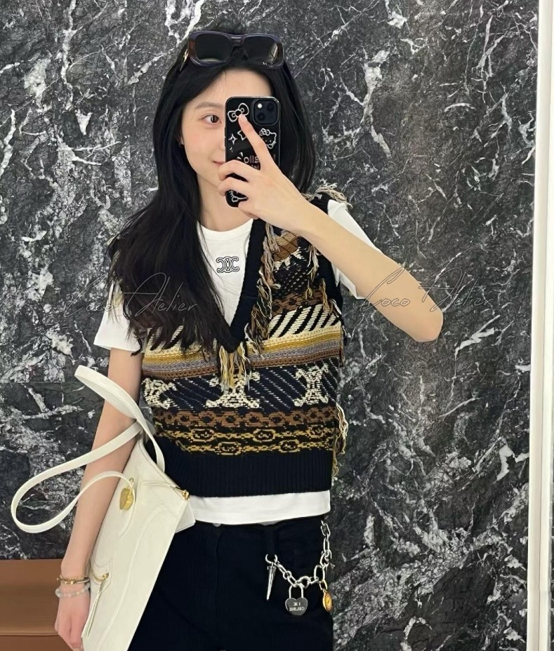 Triope V-neck Vest