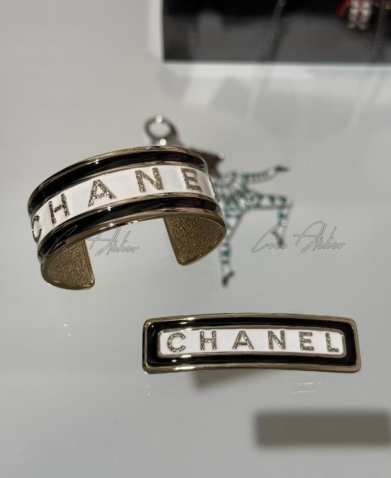 metal bracelet
