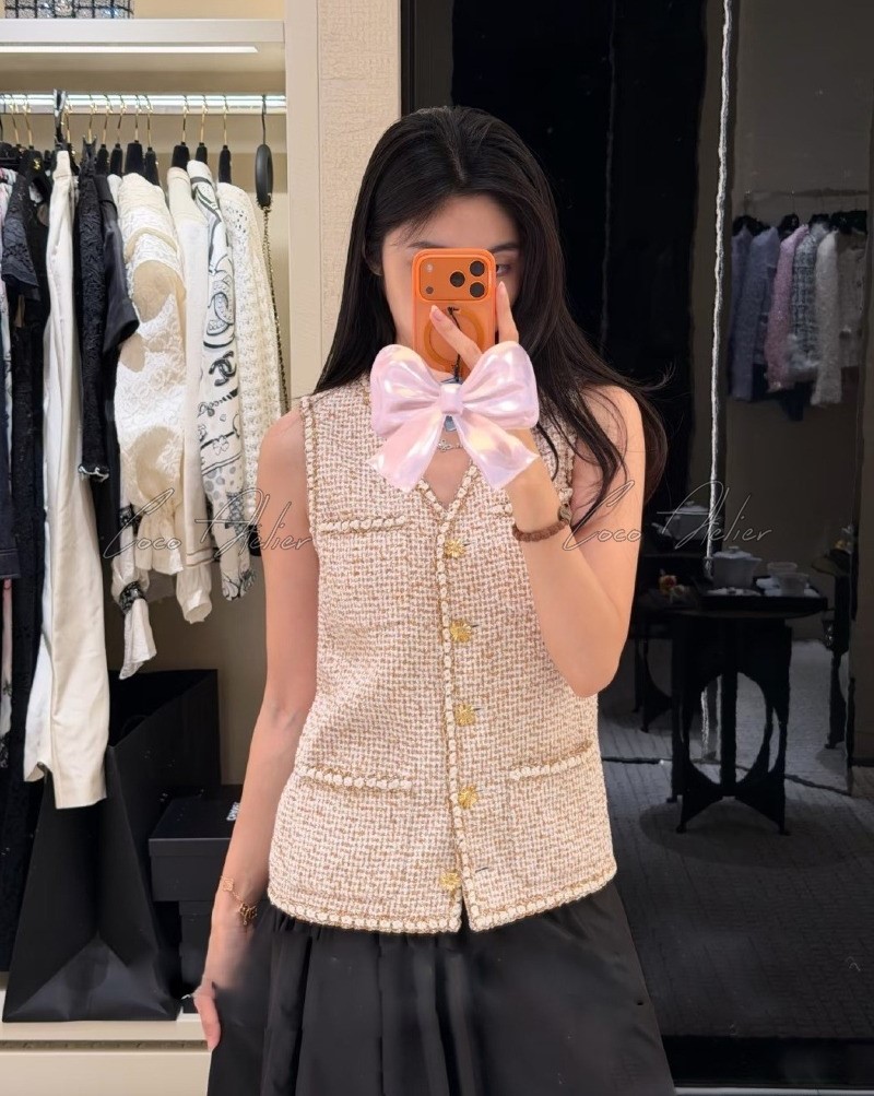 26 tweed Vest
