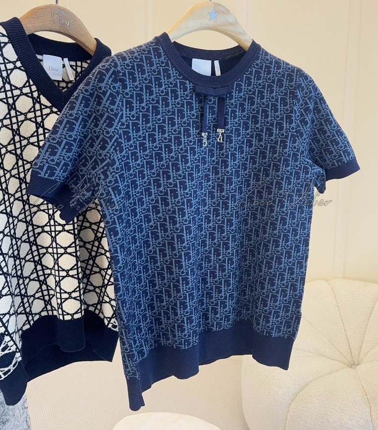 oblique knitwear