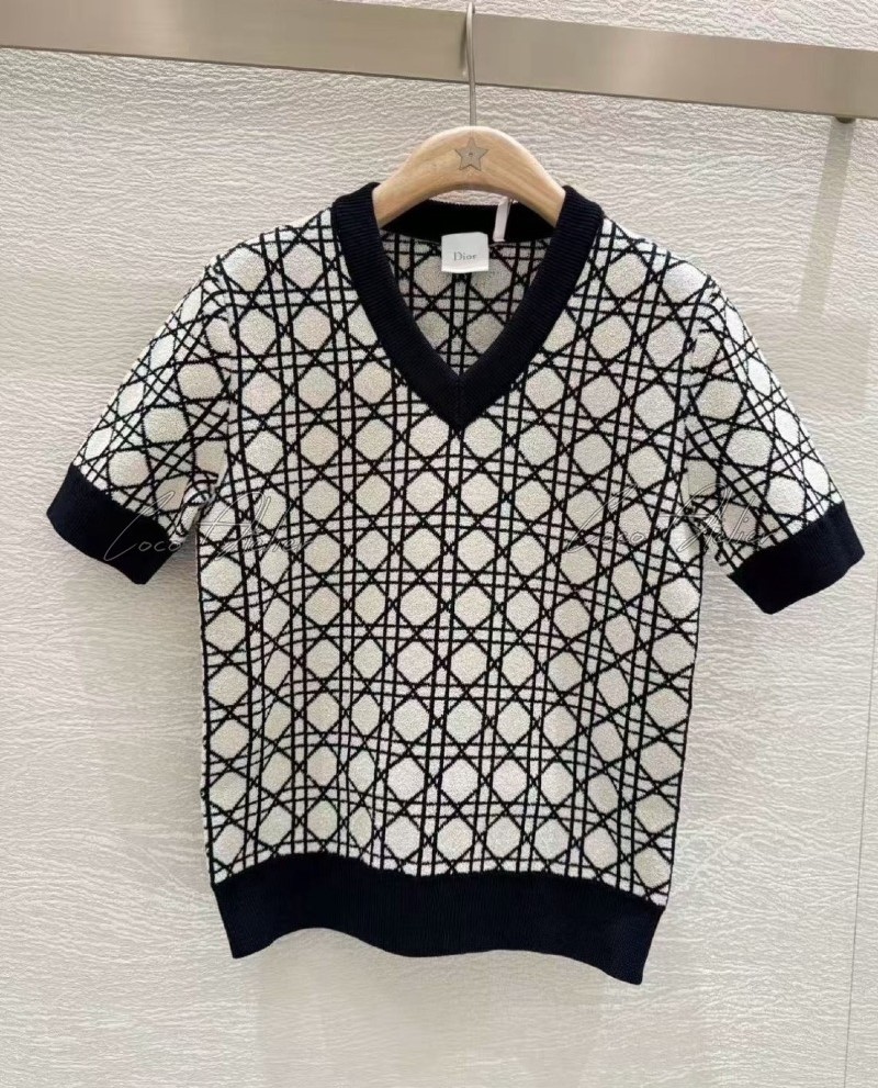 oblique knitwear