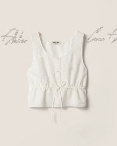 sleeveless blouse