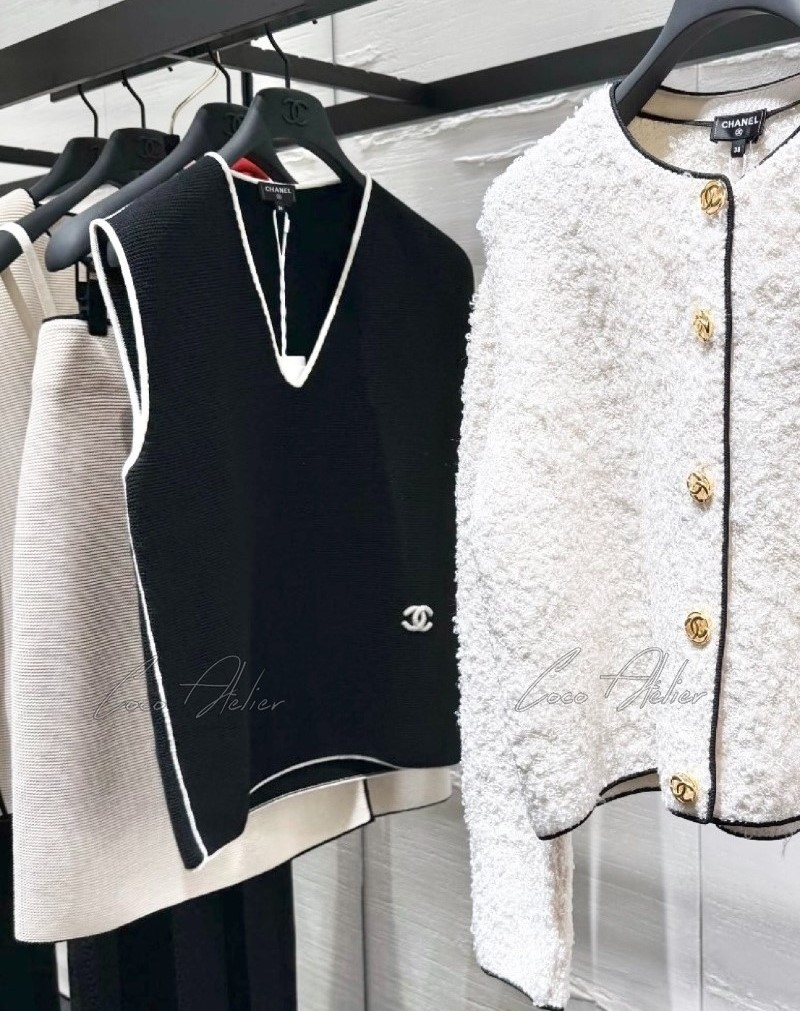 cc v-neck knit vest
