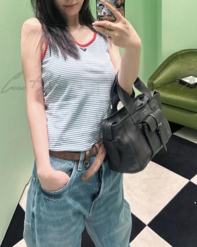 triangular sleeveless shirt
