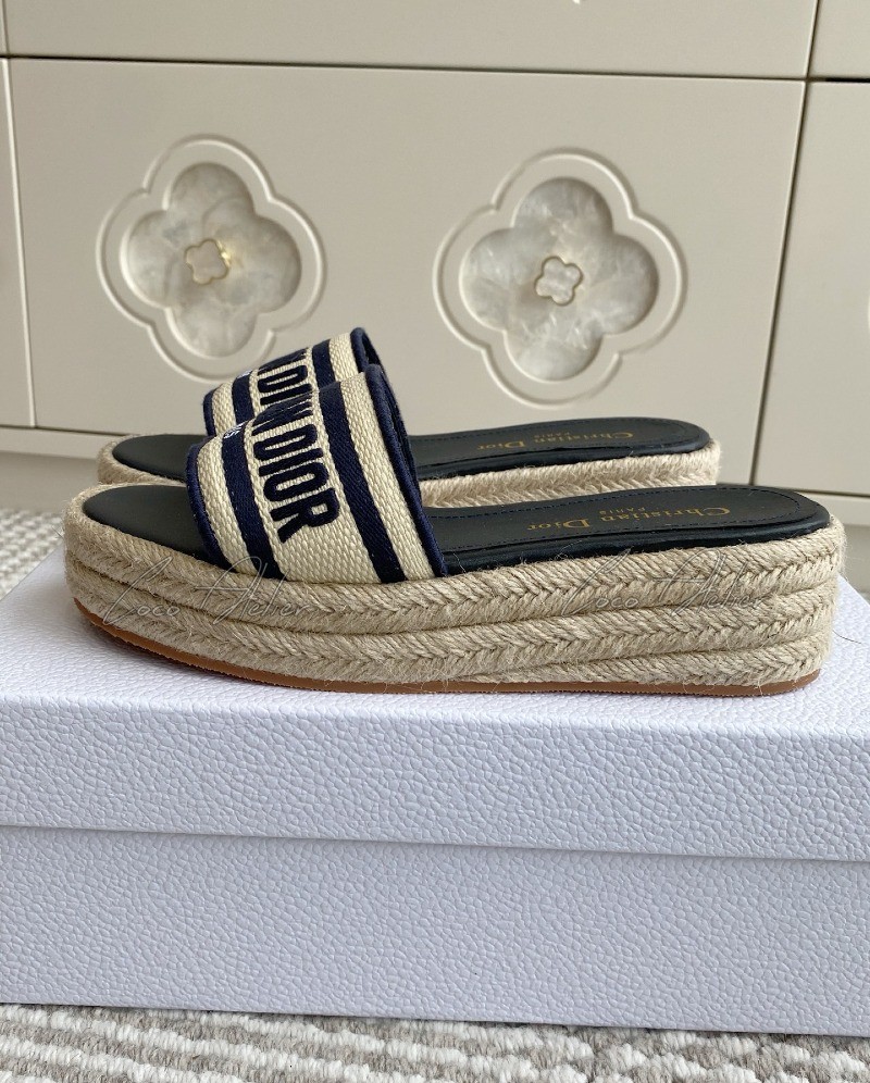 Platform sandals